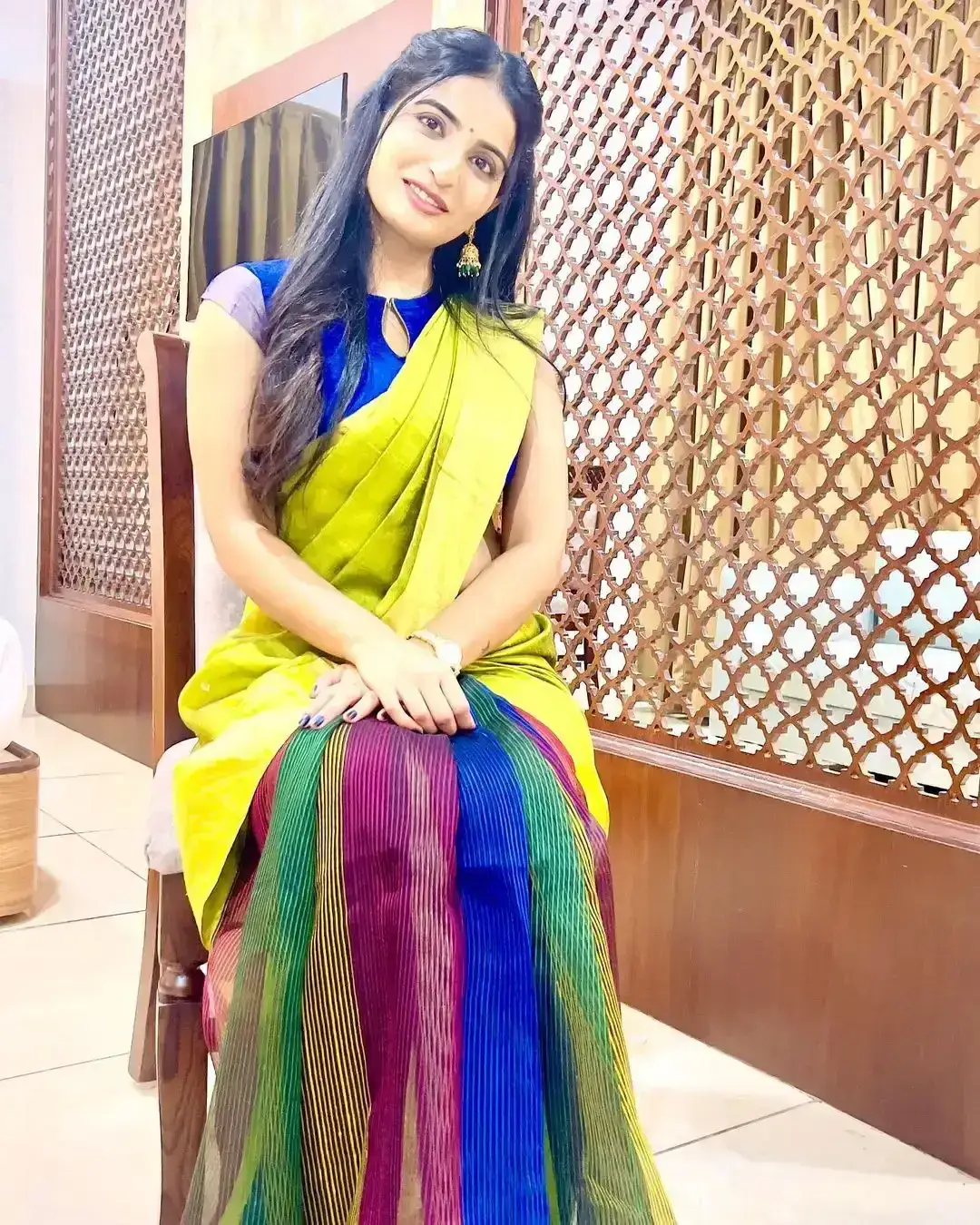 INDIAN ACTRESS ANANYA NAGALLA IMAGES IN GREEN SAREE